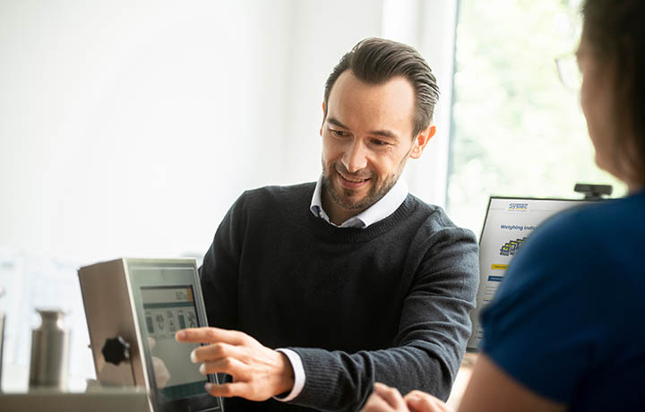 [[Translate to "Français"]] Interview: Tomorrow's weighing electronics / Niko Donder SysTec