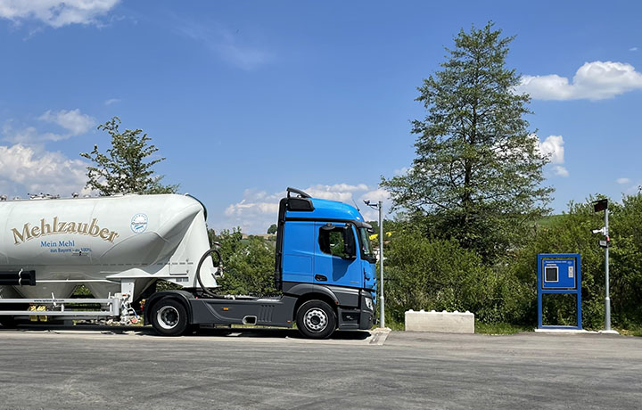 Truck scale with SysTec weighing electronics Truck scale with SysTec weighing electronics